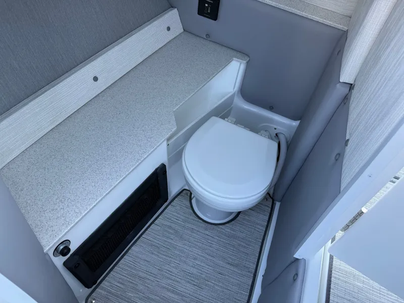 Slide: The Image of Cobalt R6 Surf 2026 - 919