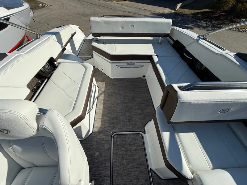 Slide: The Image of Cobalt R6 2026 - 1033