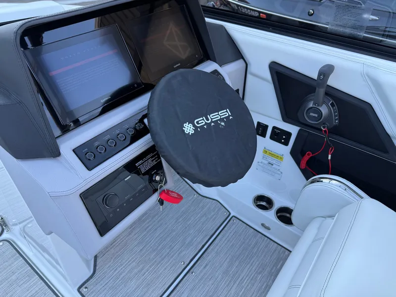 Slide: The Image of Cobalt R6 Surf 2026 - 1013