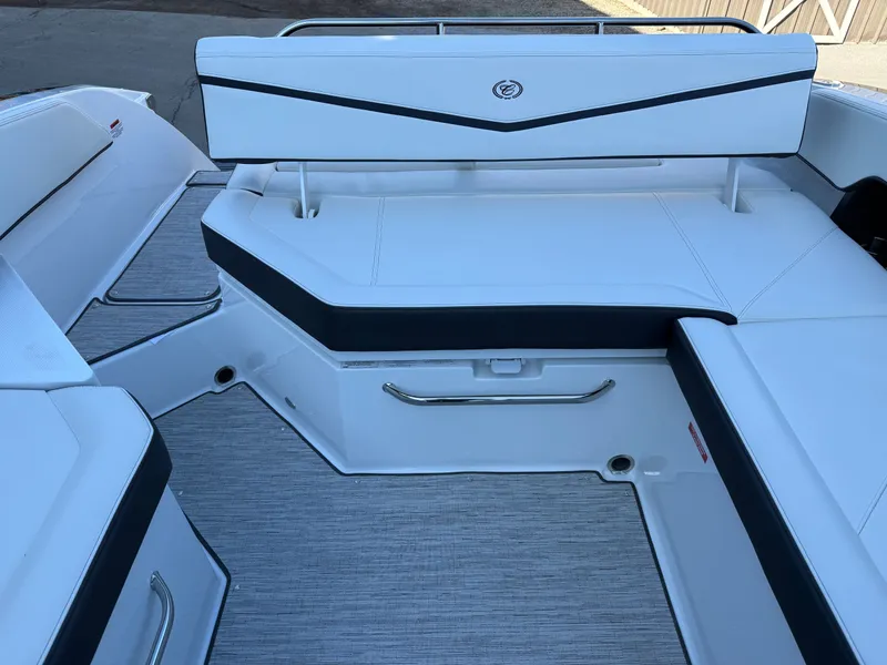 Slide: The Image of Cobalt R6 Surf 2026 - 1050