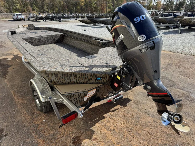 Slide: The Image of Xpress Hyper-Lift Duck Boat X18DB 2026 with Yamaha 90 HP engine. - 8