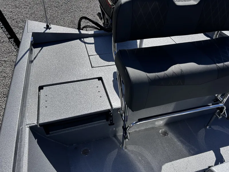 Slide: The Image of Interior of Xpress H20B Bay boat, model year 2026. - 7