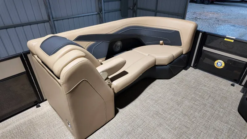 Slide: The Image of Barletta CABRIO C22M 2026 - 26