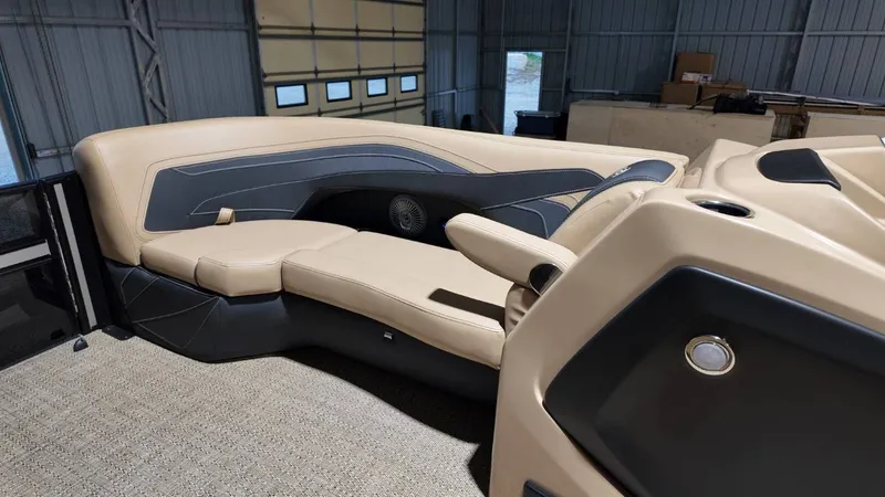 Slide: The Image of Barletta CABRIO C22M 2026 - 31