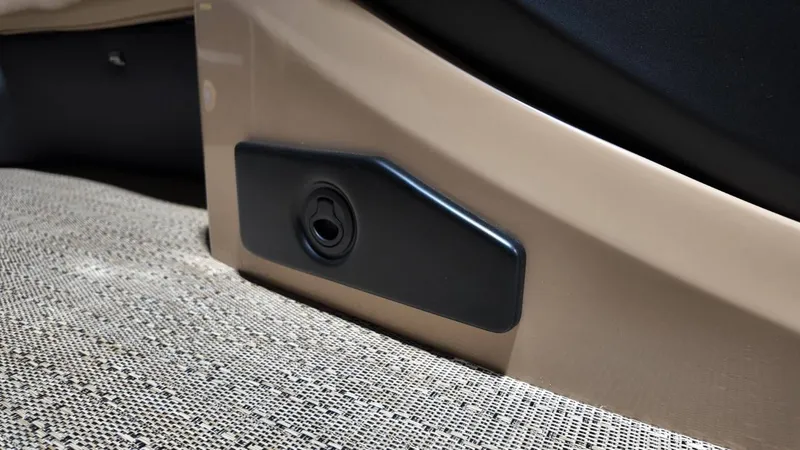 Slide: The Image of Barletta CABRIO C22M 2026 - 40