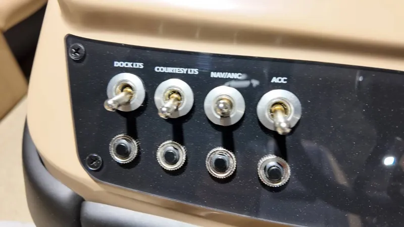 Slide: The Image of Barletta CABRIO C22M 2026 - 46