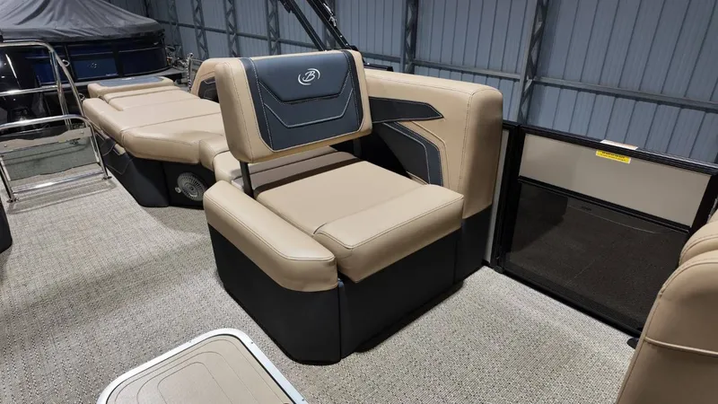 Slide: The Image of Barletta CABRIO C22M 2026 - 60