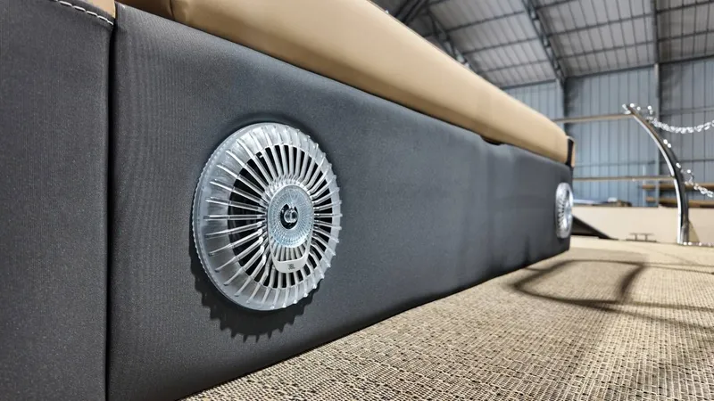 Slide: The Image of Barletta Cabrio 22U 2026 - 103