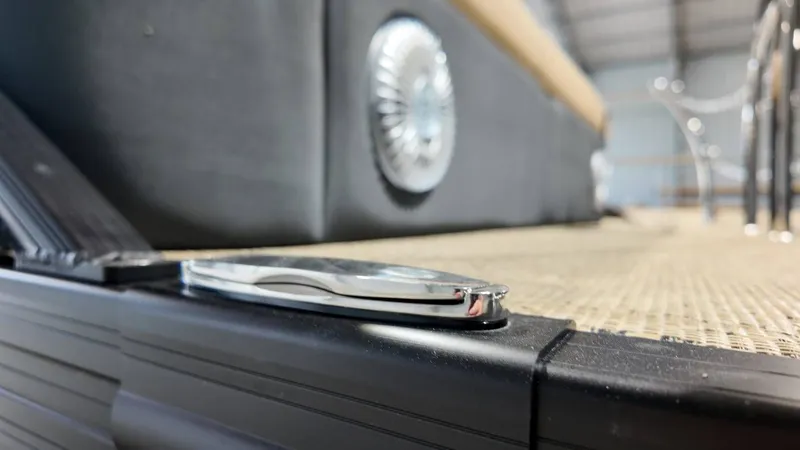 Slide: The Image of Barletta Cabrio 22U 2026 - 105