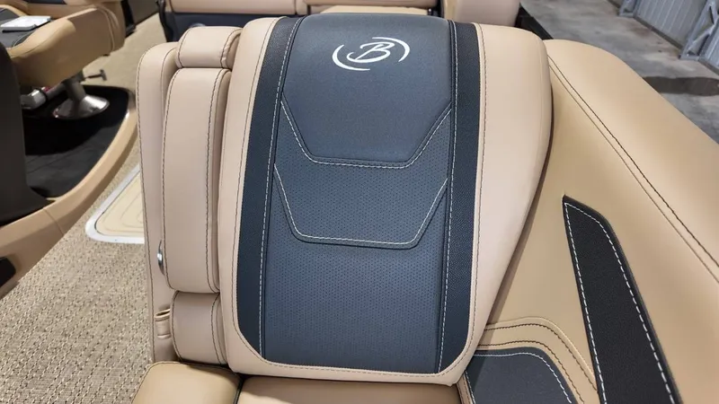 Slide: The Image of Barletta Cabrio 22U 2026 - 36