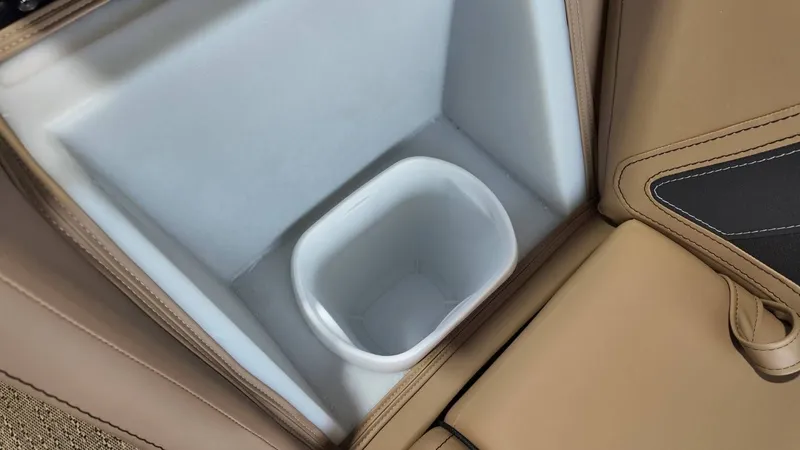 Slide: The Image of Barletta Cabrio 22U 2026 - 38