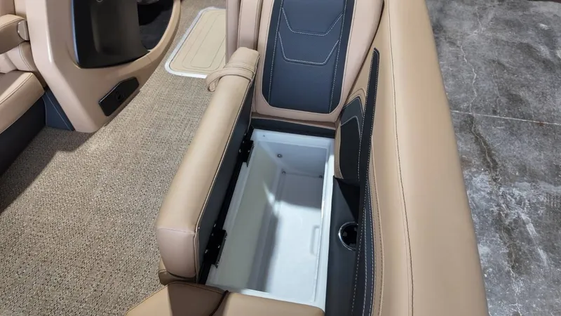 Slide: The Image of Barletta Cabrio 22U 2026 - 39