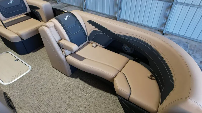 Slide: The Image of Barletta Cabrio 22U 2026 - 41