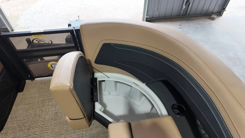 Slide: The Image of Barletta Cabrio 22U 2026 - 44