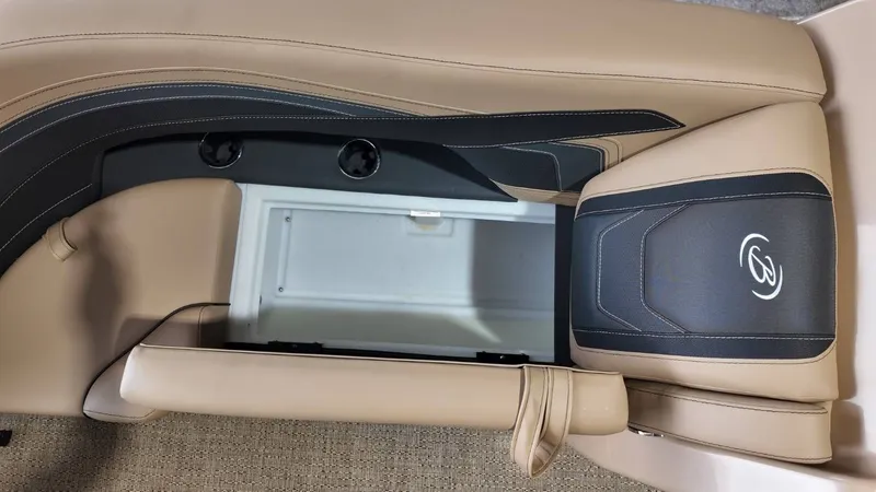 Slide: The Image of Barletta Cabrio 22U 2026 - 46