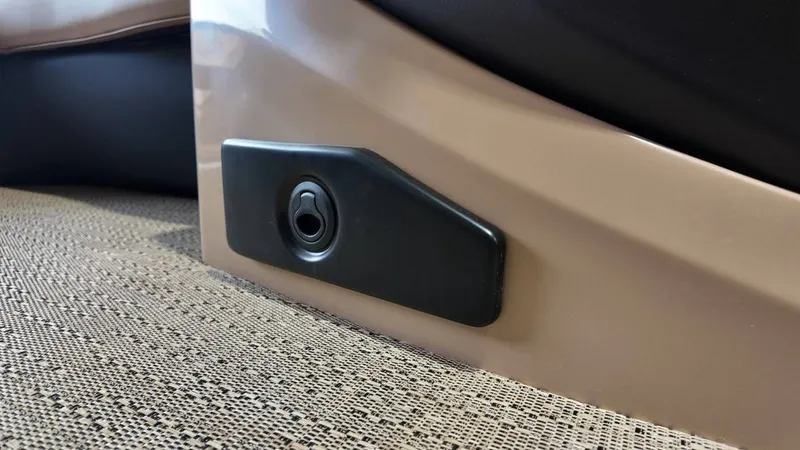 Slide: The Image of Barletta Cabrio 22U 2026 - 50