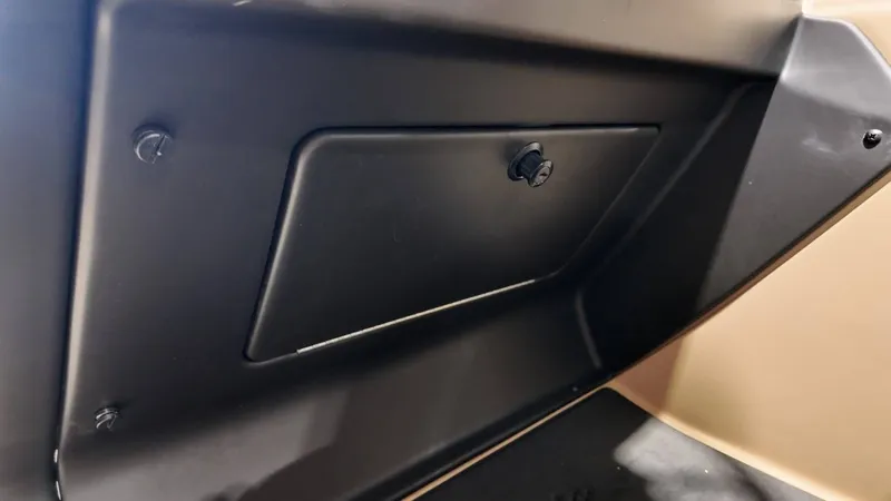 Slide: The Image of Barletta Cabrio 22U 2026 - 57