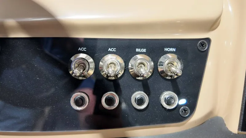 Slide: The Image of Barletta Cabrio 22U 2026 - 64