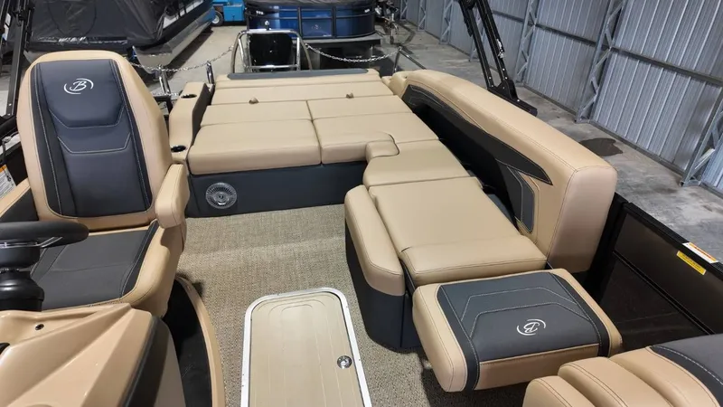 Slide: The Image of Barletta Cabrio 22U 2026 - 80