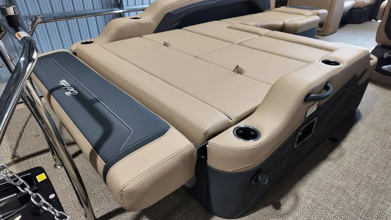 Slide: The Image of Barletta Cabrio 22U 2026 - 84