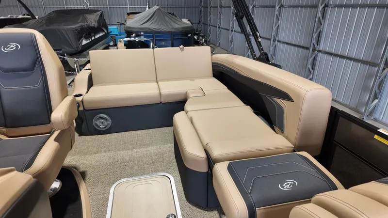 Slide: The Image of Barletta Cabrio 22U 2026 - 85