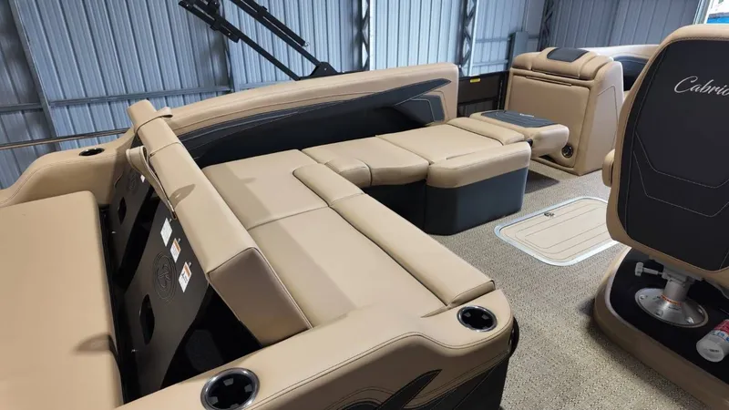 Slide: The Image of Barletta Cabrio 22U 2026 - 87