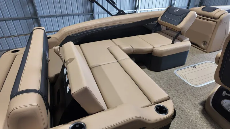 Slide: The Image of Barletta Cabrio 22U 2026 - 89