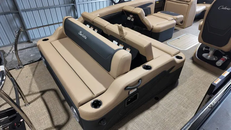 Slide: The Image of Barletta Cabrio 22U 2026 - 91