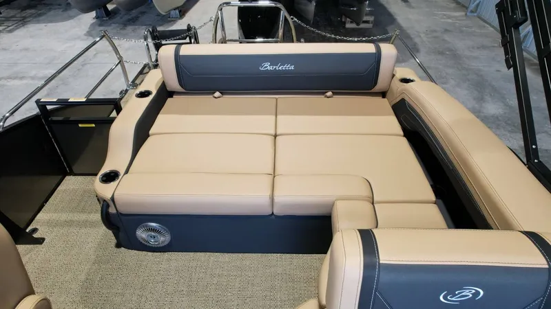 Slide: The Image of Barletta Cabrio 22U 2026 - 92