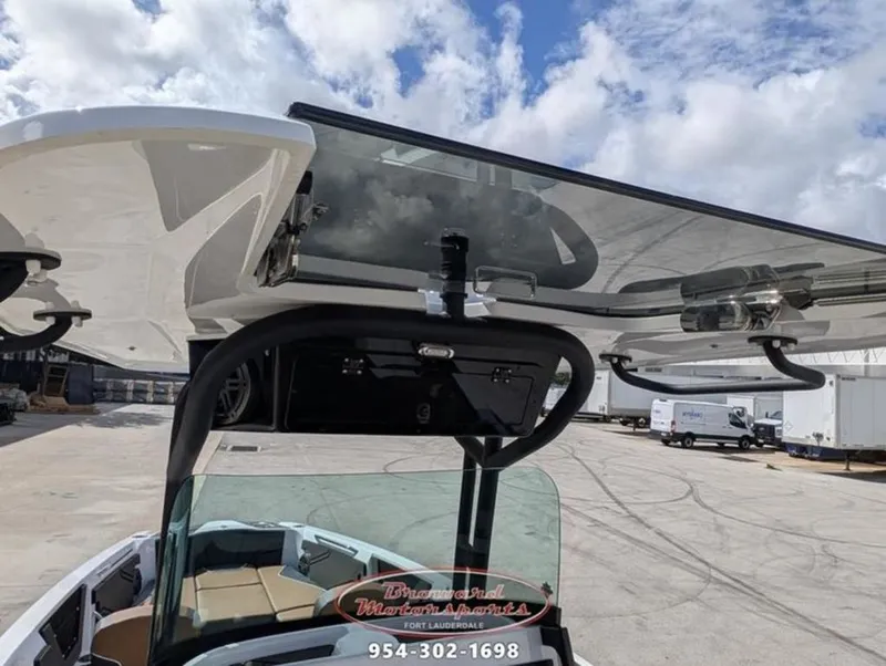 Slide: The Image of Scarab 255 Open LX 2026 - 14