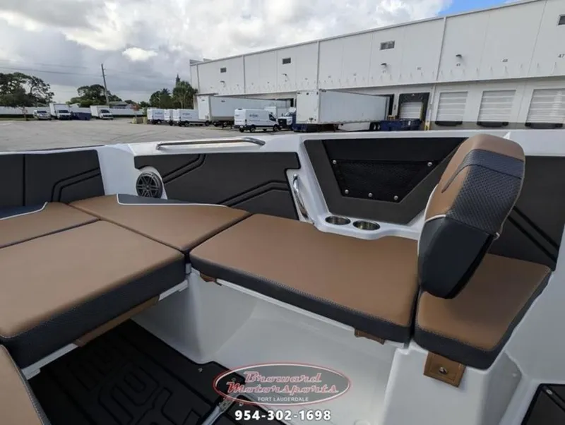 Slide: The Image of Scarab 255 Open LX 2026 - 20