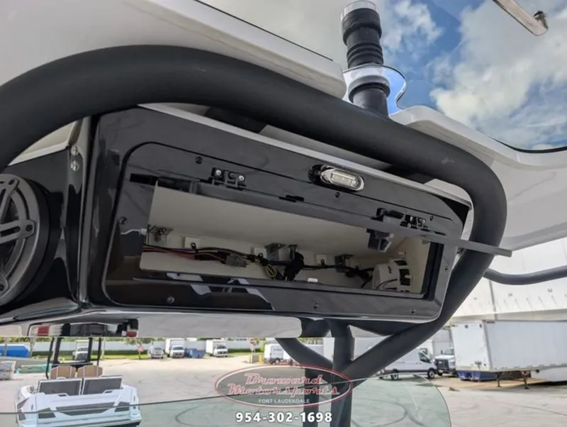 Slide: The Image of Scarab 255 Open LX 2026 - 22