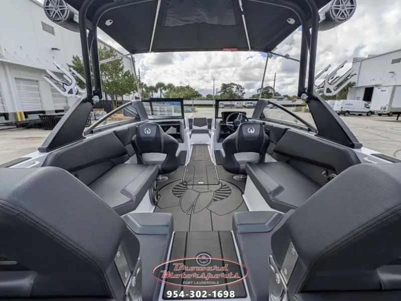 Slide: The Image of Scarab 235 LX Wake 2026 - 21