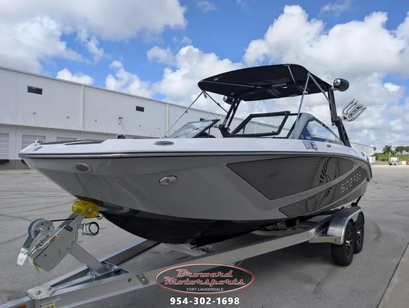 Slide: The Image of Scarab 235 LX Wake 2026 - 4