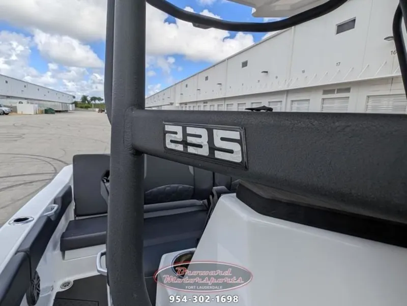 Slide: The Image of Scarab 235 Open LX 2026 - 18