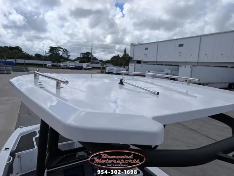 Slide: The Image of Scarab 235 Open LX 2026 - 20