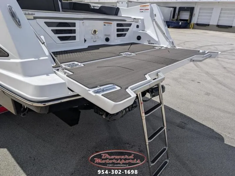 Slide: The Image of Scarab 235 Open LX 2026 - 5