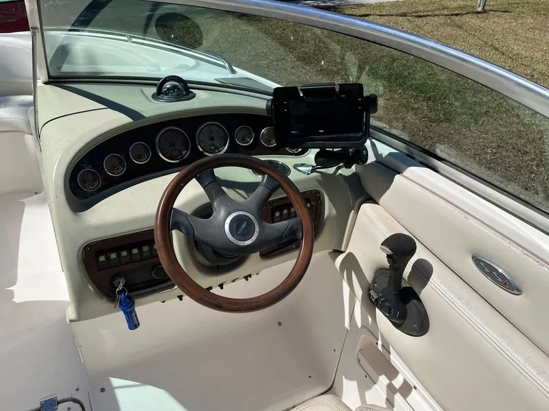 Slide: The Image of Chaparral 220 SSi 2005 - 4