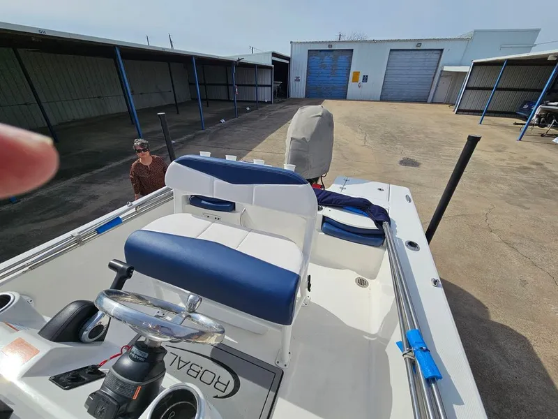 Slide: The Image of Robalo 206 Cayman 2021 - 12