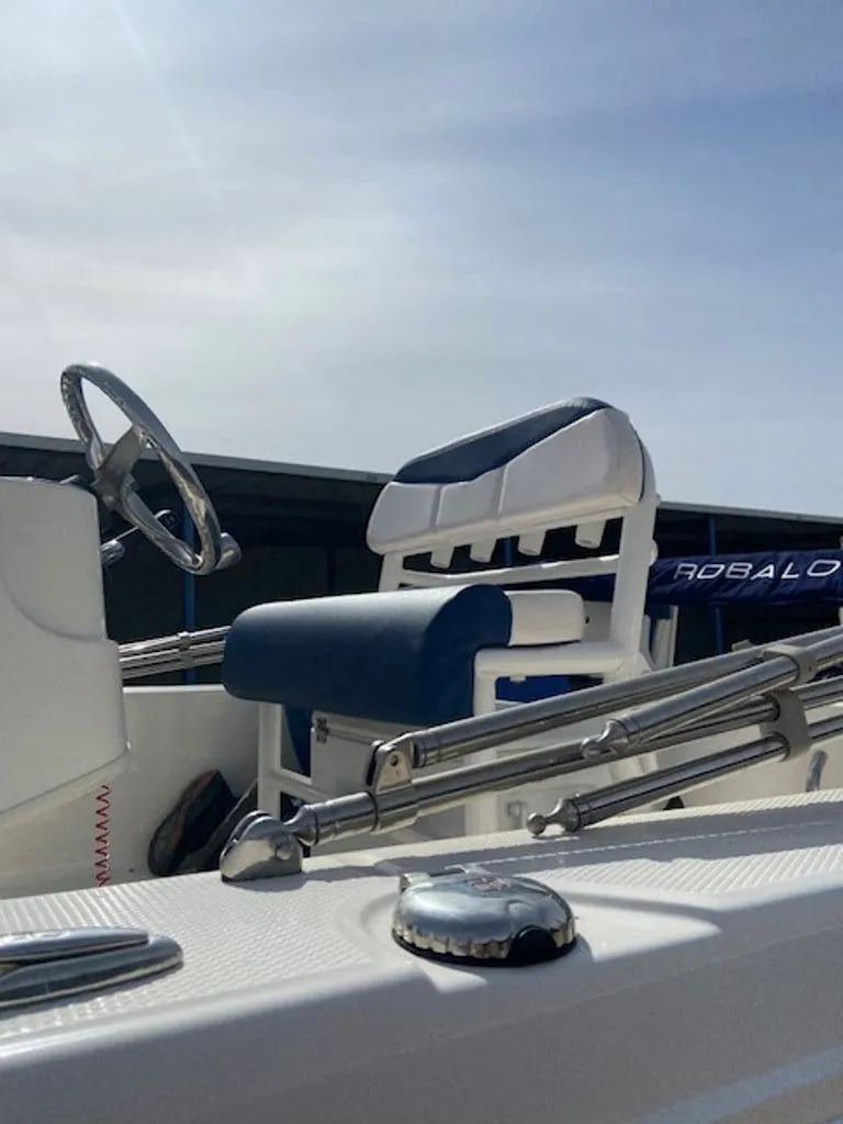Slide: The Image of Robalo 206 Cayman 2021 - 15