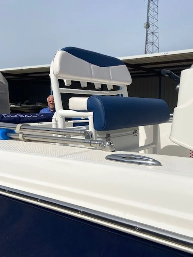Slide: The Image of Robalo 206 Cayman 2021 - 18