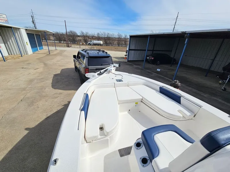 Slide: The Image of Robalo 206 Cayman 2021 - 2