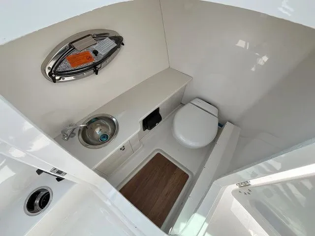 Slide: The Image of Robalo R257 Dual Console 2026 - 15