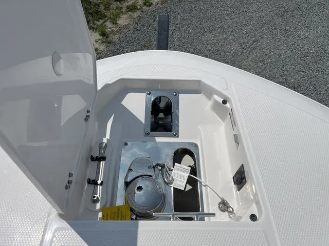 Slide: The Image of Robalo R257 Dual Console 2026 - 17