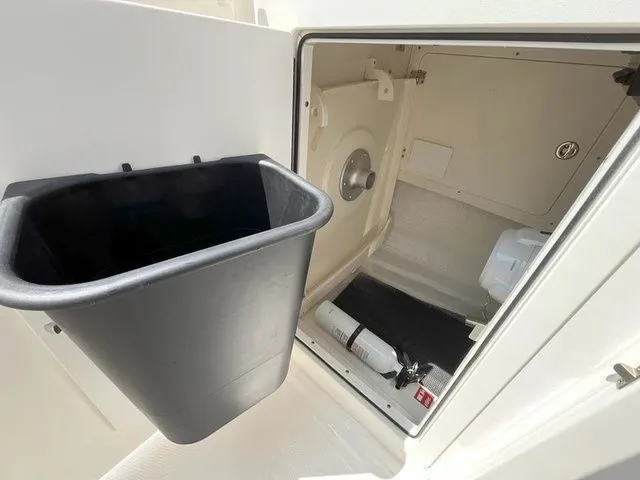 Slide: The Image of Robalo R257 Dual Console 2026 - 20