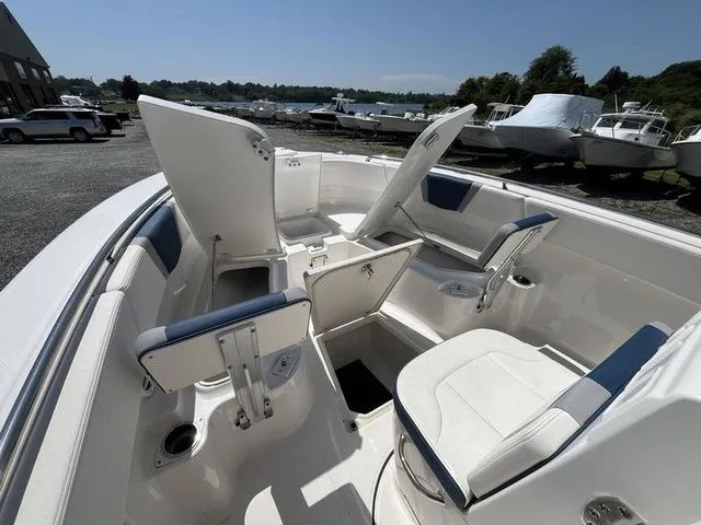 Slide: The Image of Robalo R250 Center Console 2024 - 12