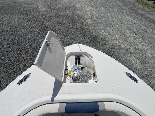 Slide: The Image of Robalo R250 Center Console 2024 - 13