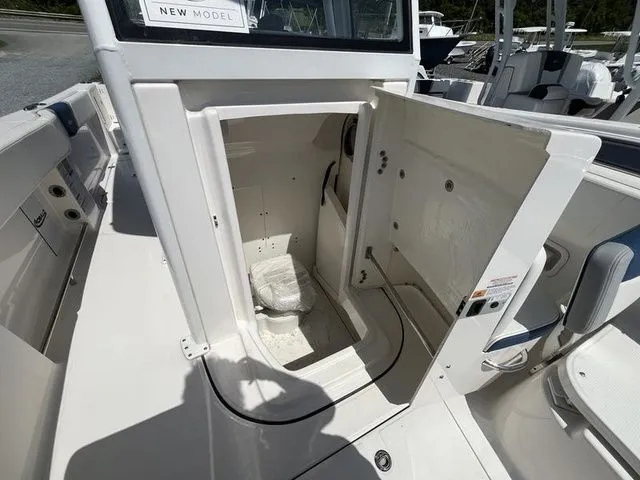 Slide: The Image of Robalo R250 Center Console 2024 - 15