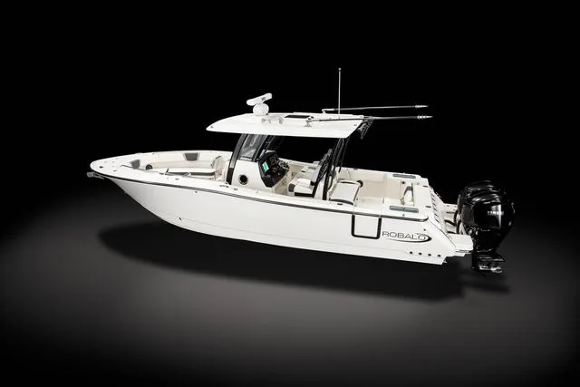 Slide: The Image of Robalo R300 Center Console 2026 - 17