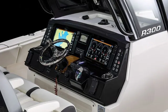 Slide: The Image of Robalo R300 Center Console 2026 - 6